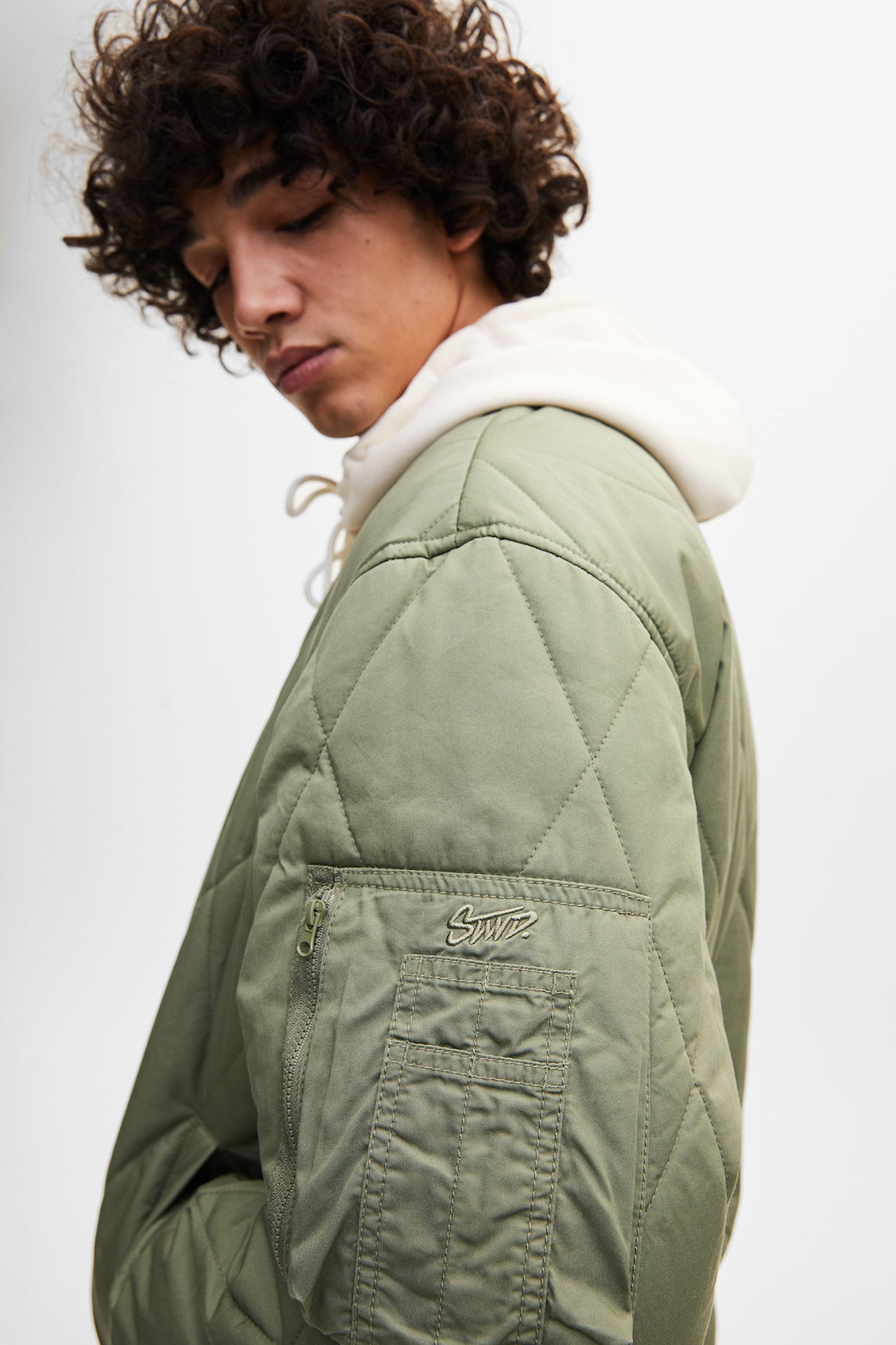 Quilted Bomber Jacket With Ribbed Trims - Görsel 3